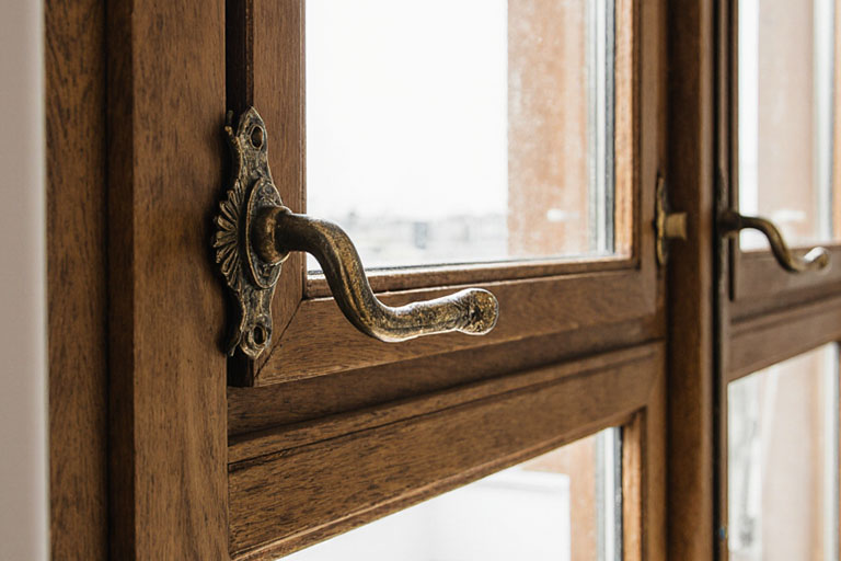 Puidust akende remont